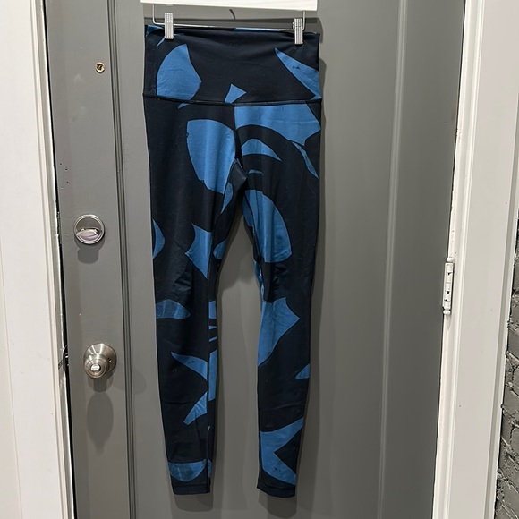 Lululemon leggings - Picture 1 of 3